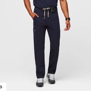 Figs Men’s Axim Cargo Scrub Pants